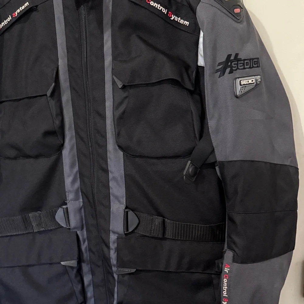 Heated Performance Jacket - Black and Gray - Picture 9 of 17